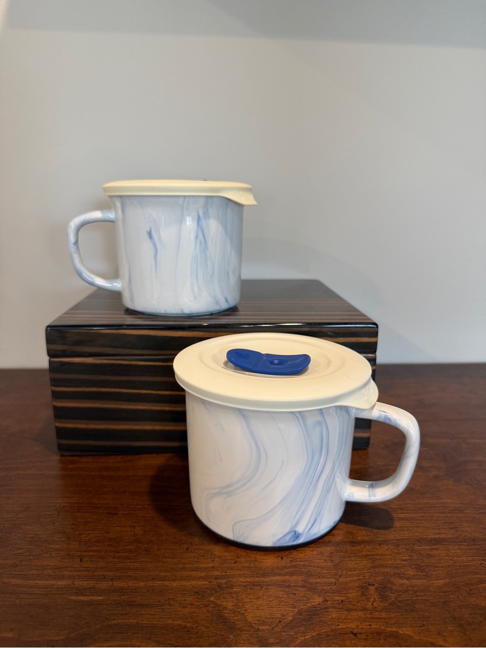 Corningware White and Light Blue Swirl Ceramic Mugs with Lids